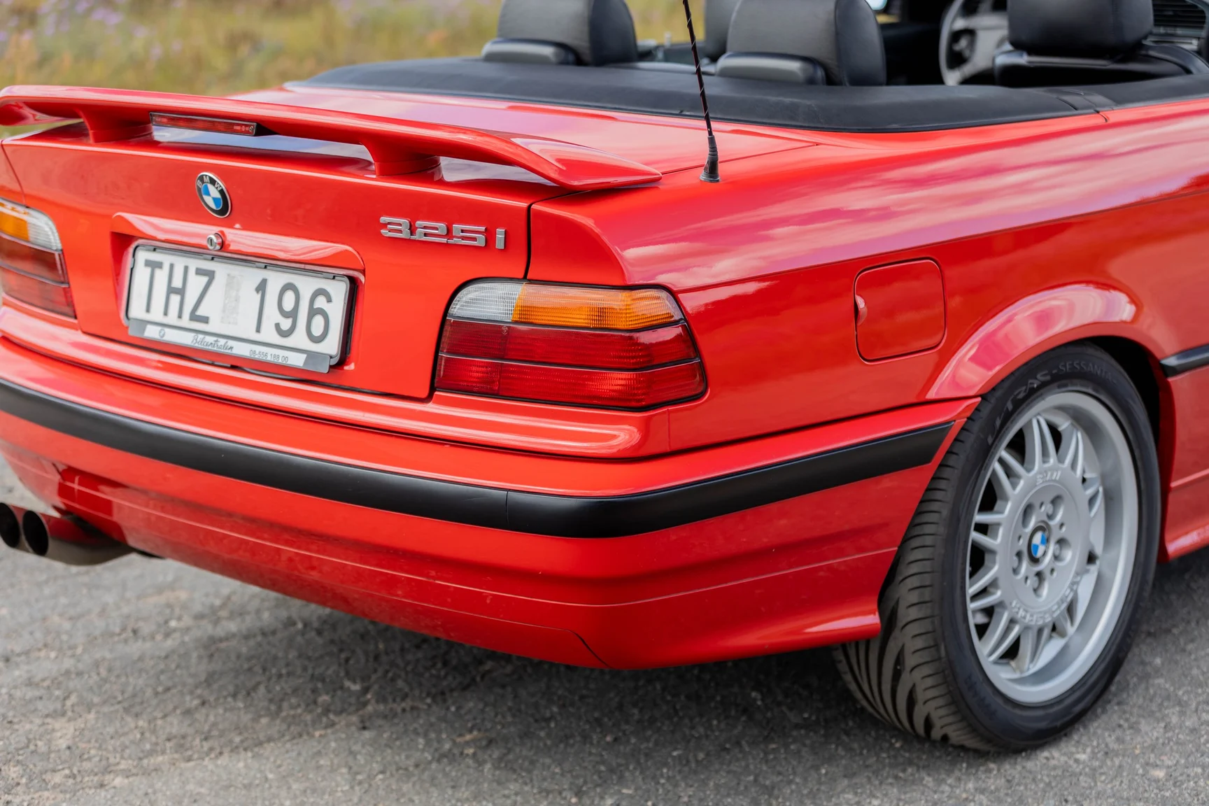 Aussenfoto 1994 BMW 325i Convertible (34)