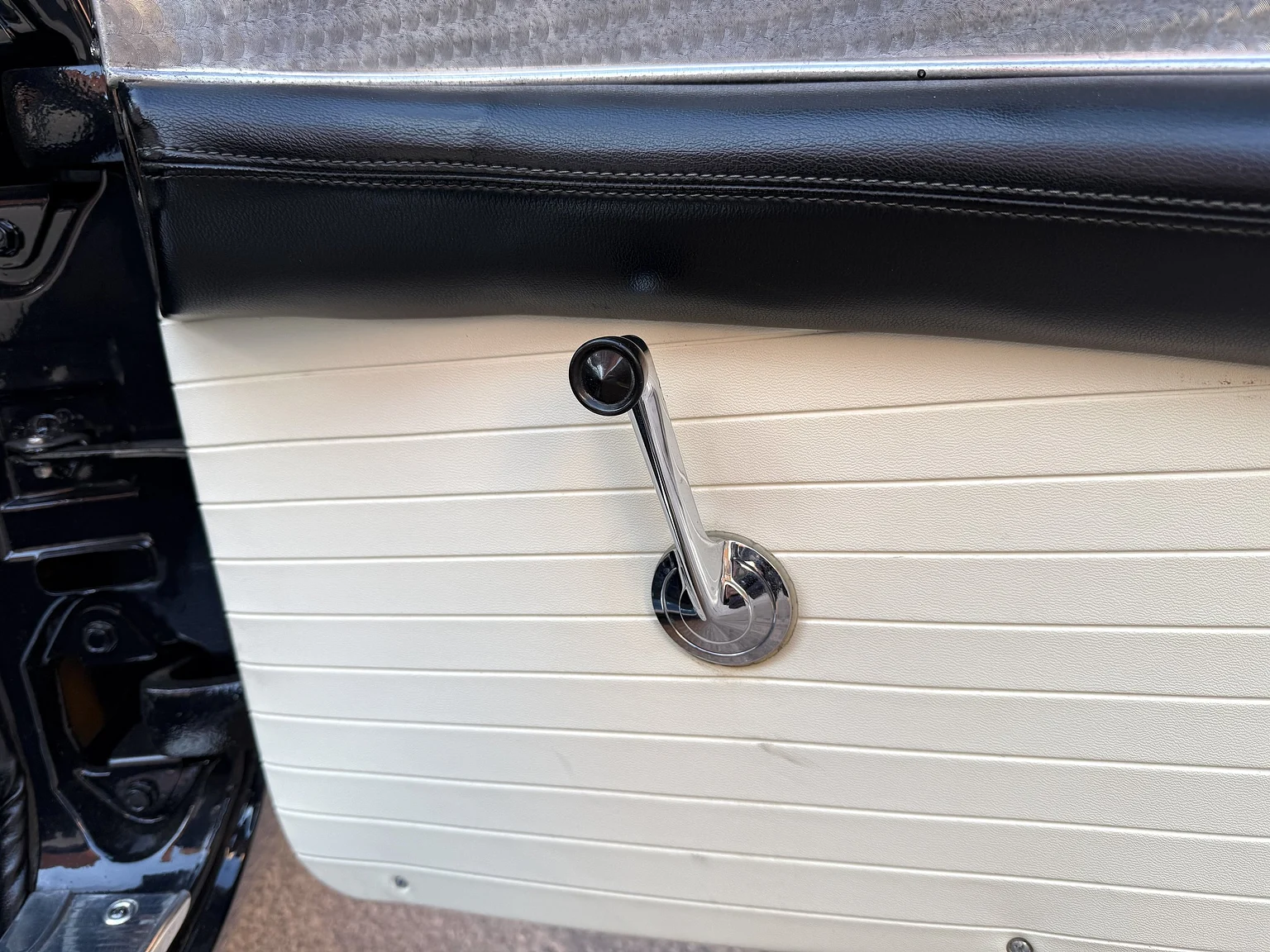 Innenraumfoto von 1955 Ford Thunderbird (40)