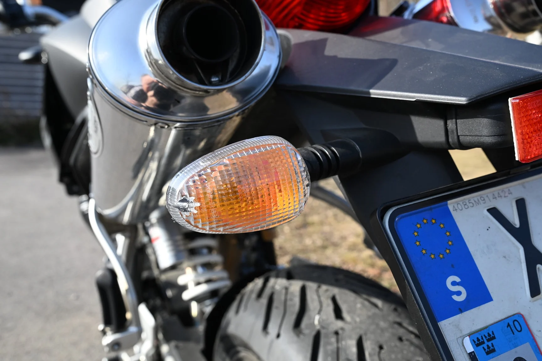 Exterior image of 2005 KTM 990 Super Duke (50)