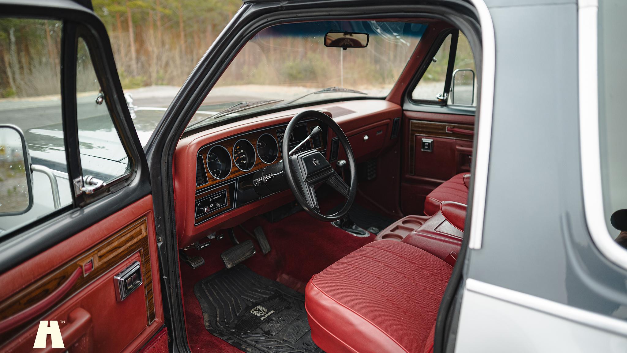 Interior image of 1986 Dodge Ramcharger