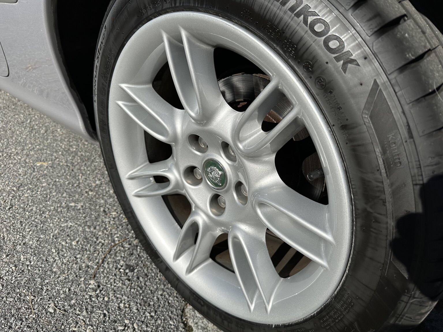 Exterior image of 2000 Jaguar XK 8