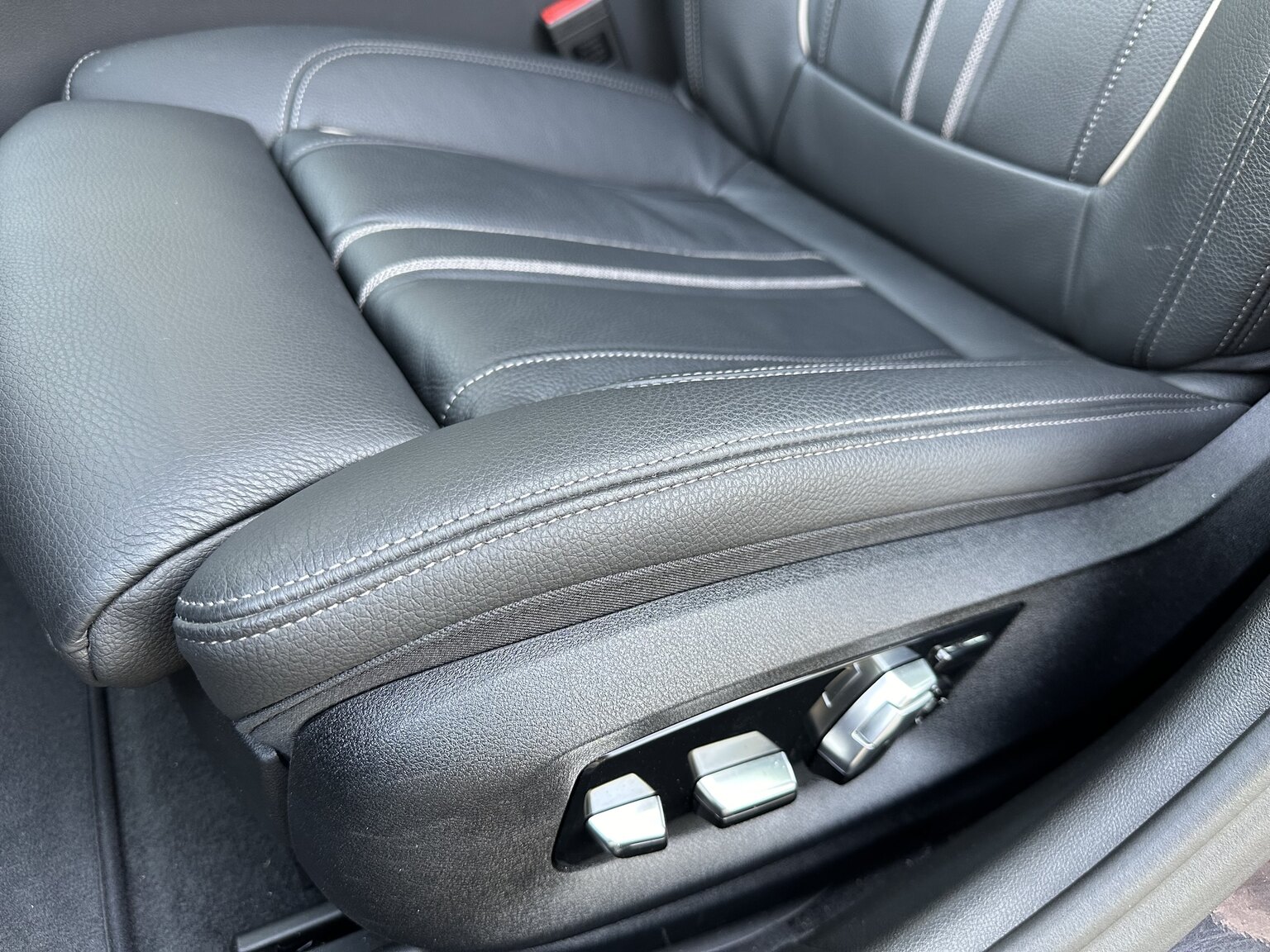 Interior image of 2019 ALPINA B5 S Bi-Turbo Sedan ALLRAD