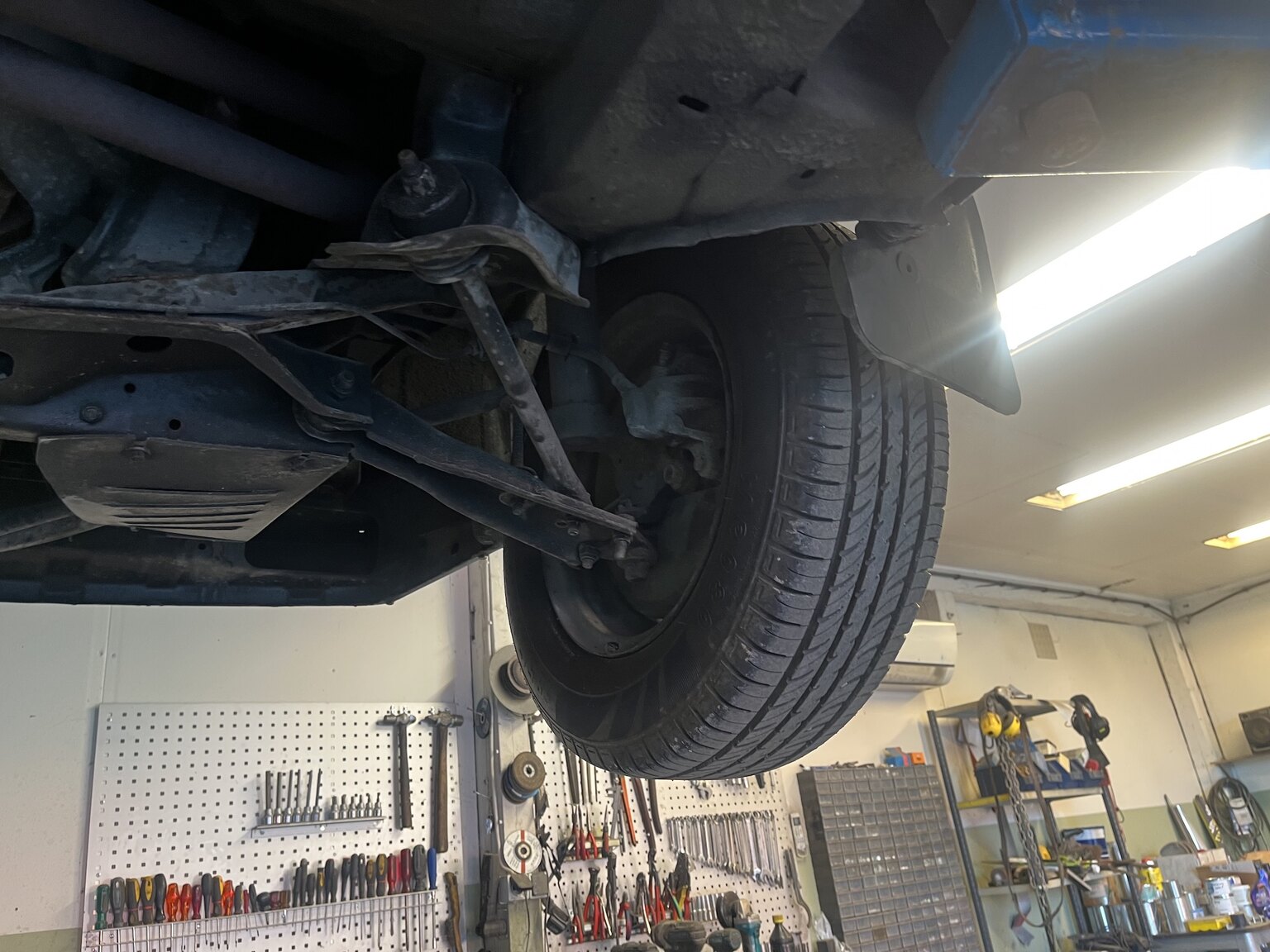 Image of 1983 Volvo 340 (24) mechanics