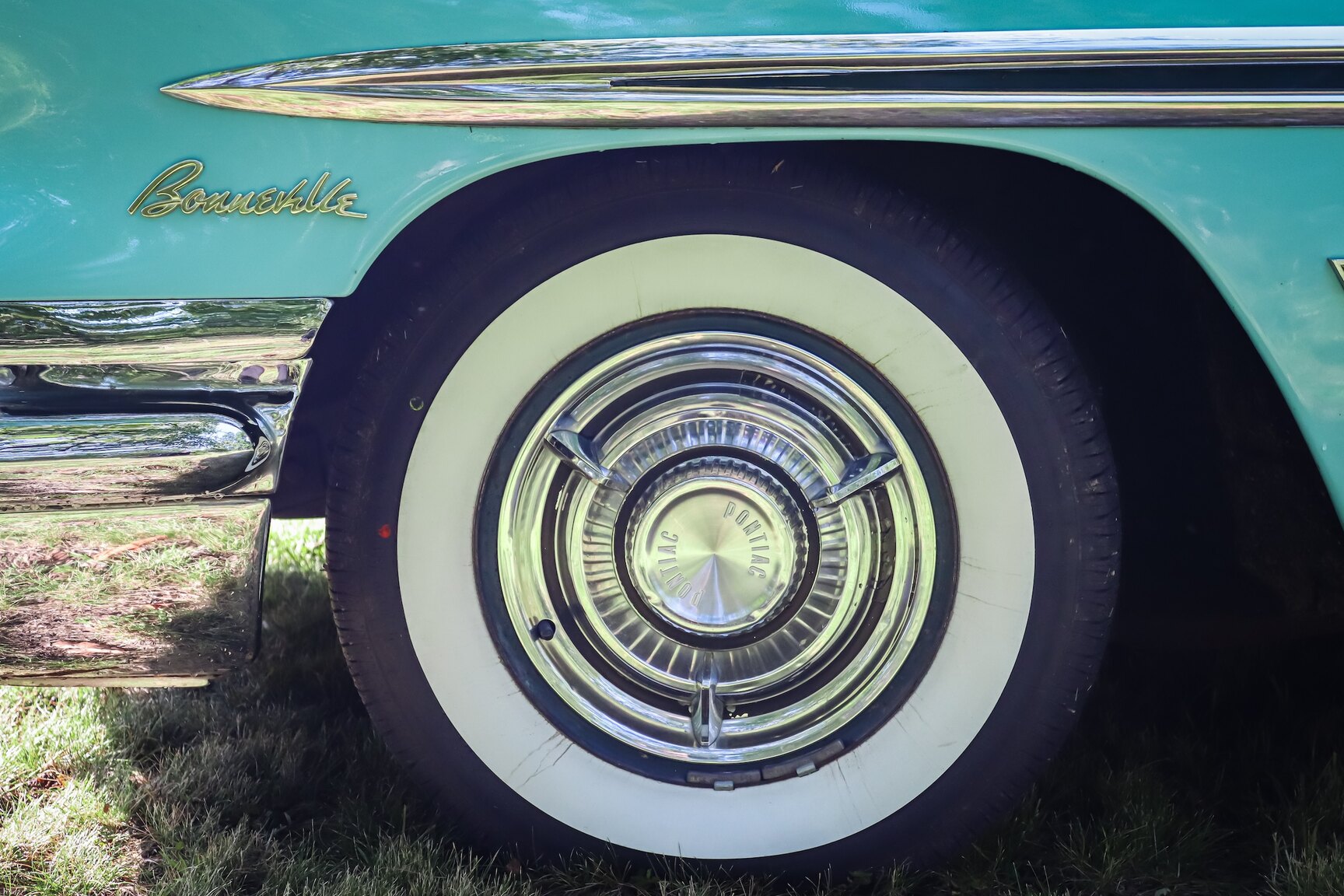 Exterior image of 1958 Pontiac Bonneville