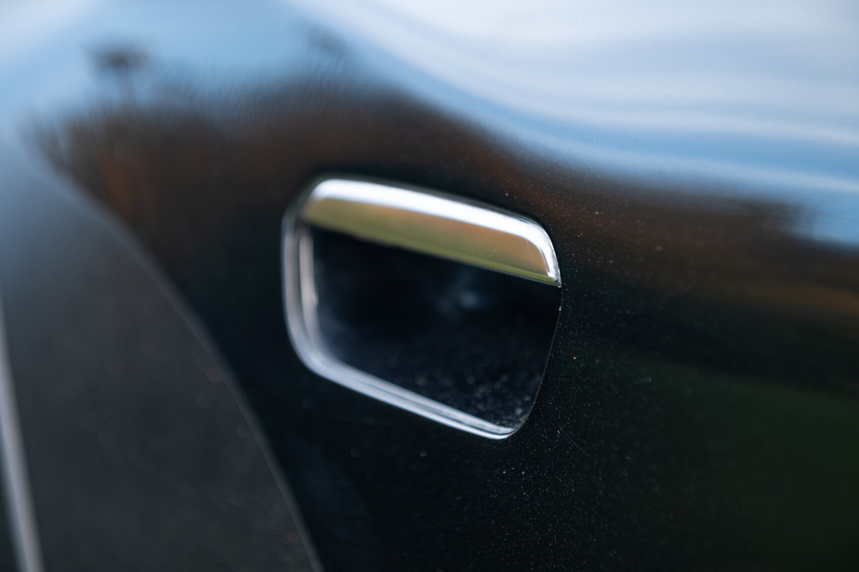 Exteriörbild på 2013 Fisker Karma ES