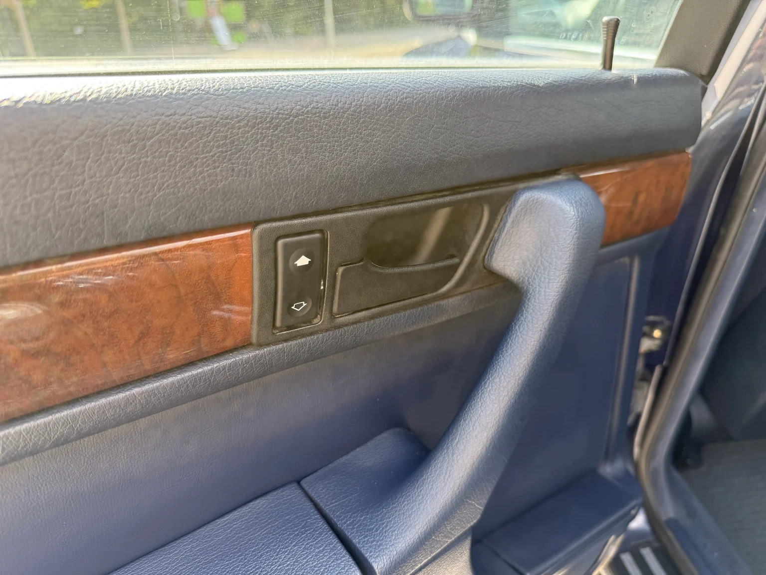 Innenraumfoto von 1990 BMW 750i (52)