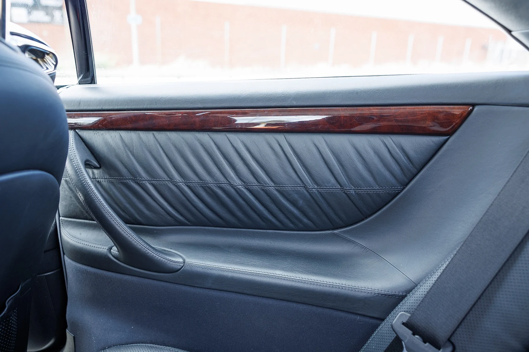 Innenraumfoto von 2000 Mercedes-Benz CL 600 (51)