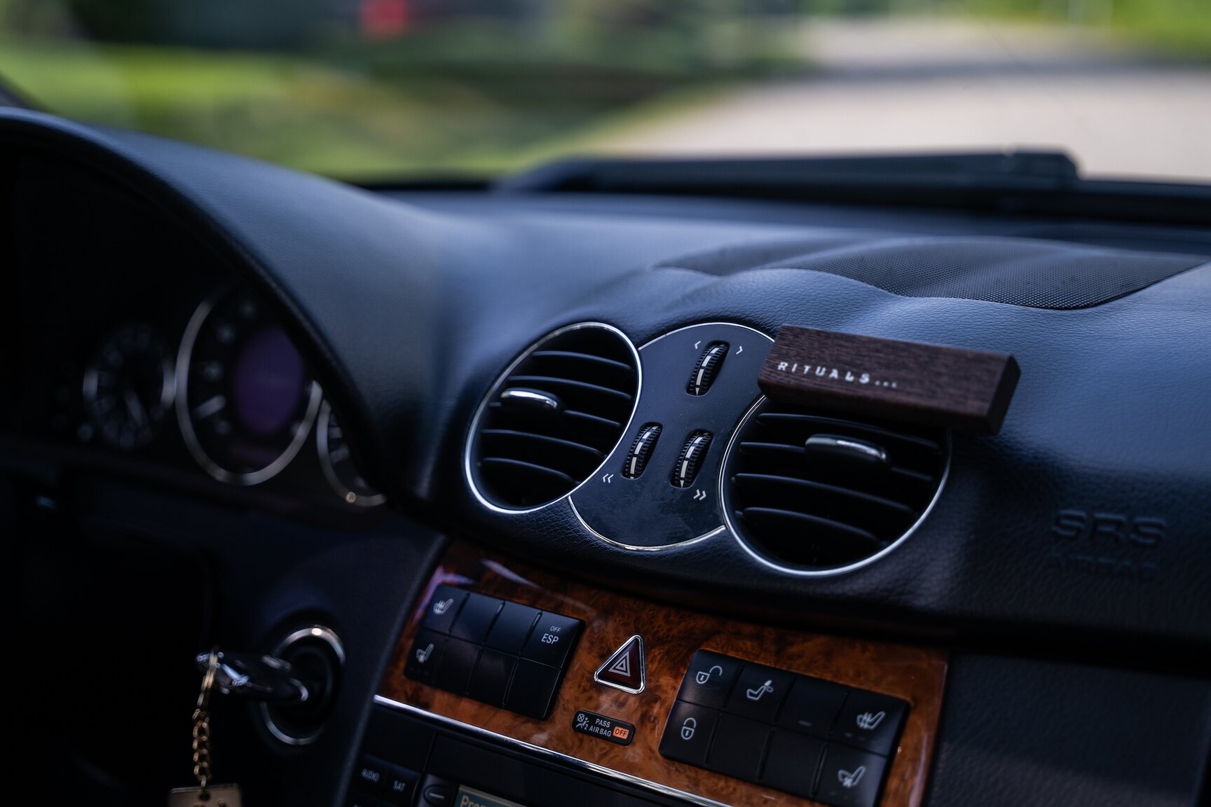 Interior image of 2009 Mercedes-Benz CLK 550