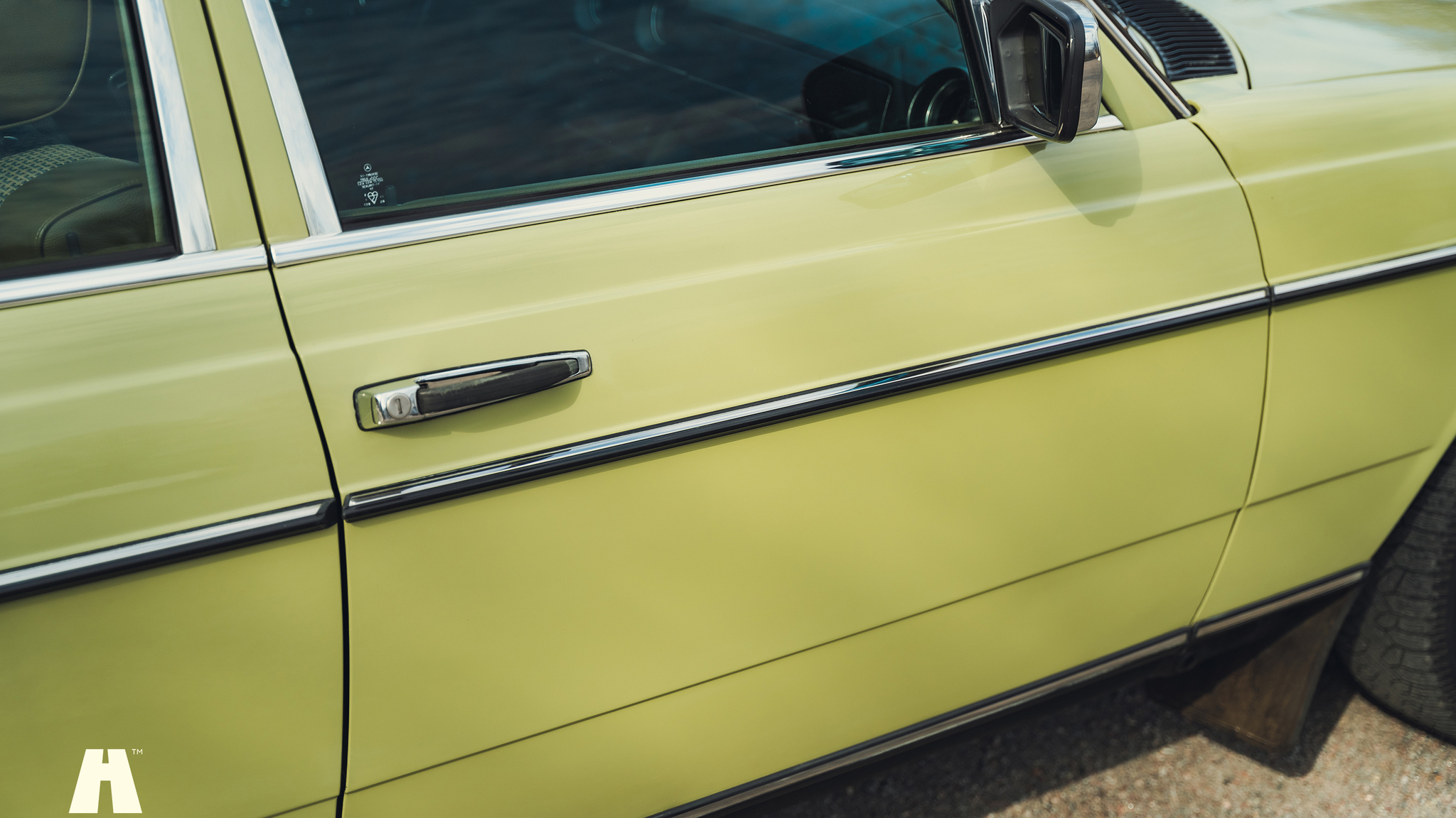 Exterior image of 1979 Mercedes Benz 230