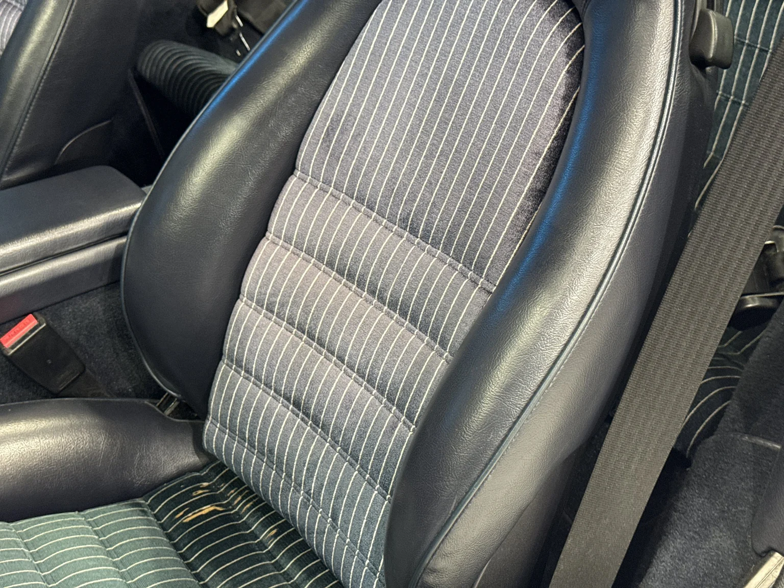 Innenraumfoto von 1989 Porsche 944 2.7 (37)