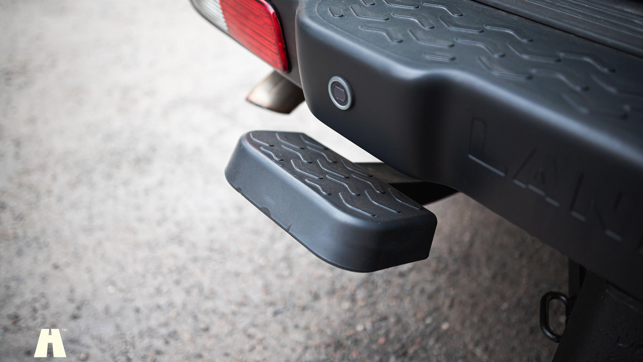 Exterior image of 2003 Land Rover Discovery II, 2003