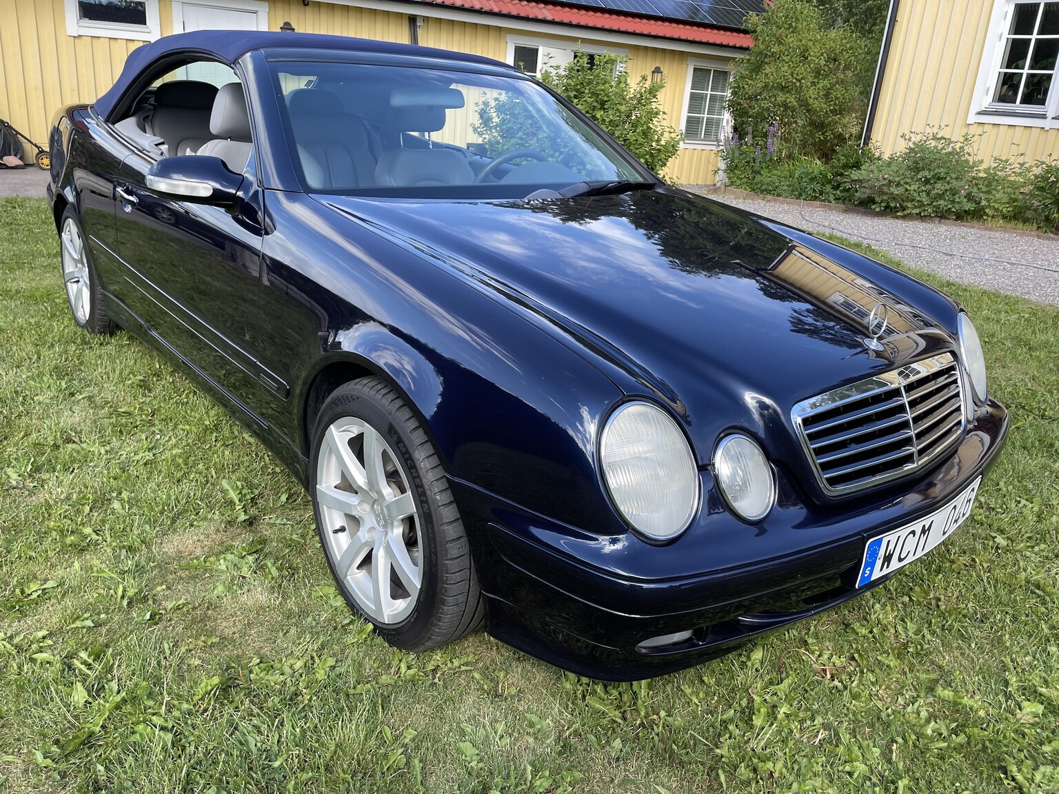 Exteriörbild på 2001 Mercedes-Benz CLK 230 Kompressor