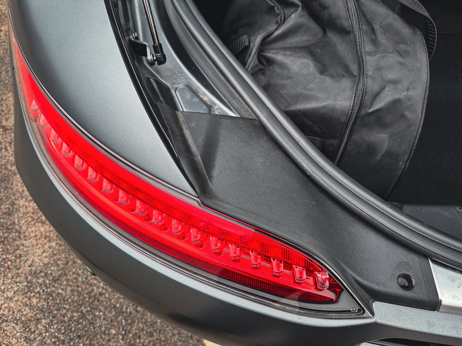 Innenraumfoto von 2018 Mercedes Benz AMG GT C (46)