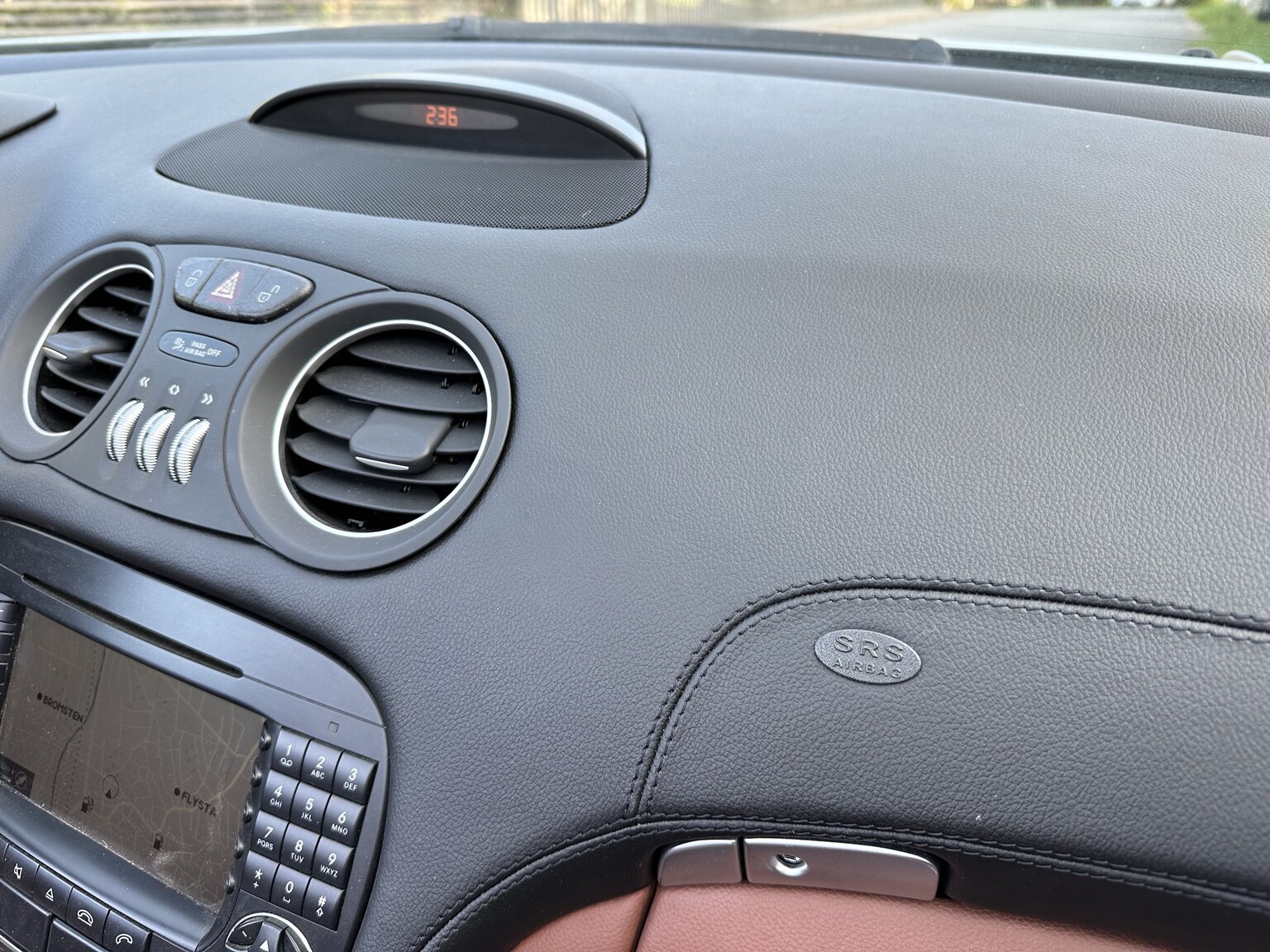 Interiörbild 2007 Mercedes-Benz SL500 AMG