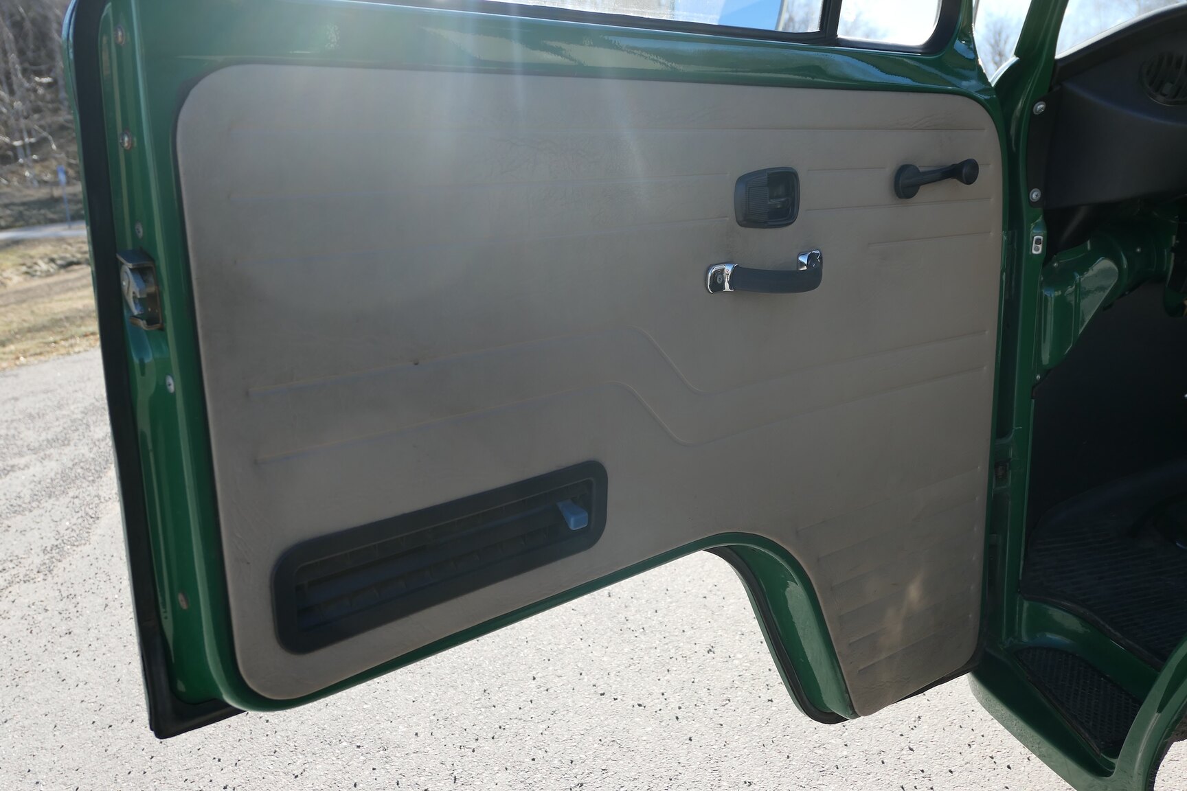 Interiörbild 1975 Volkswagen Transporter 1600 Minibuss