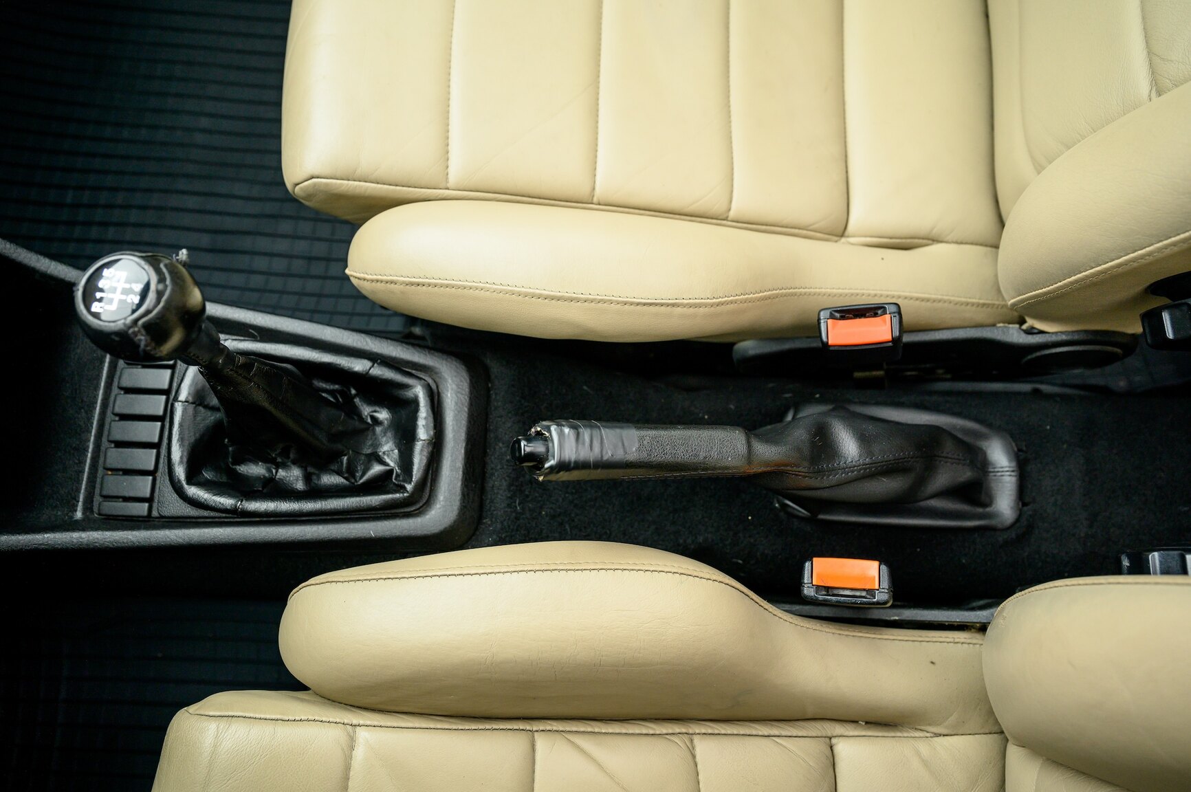 Innenraumfoto von 1991 Volkswagen Golf Country Chrome Edition (19)