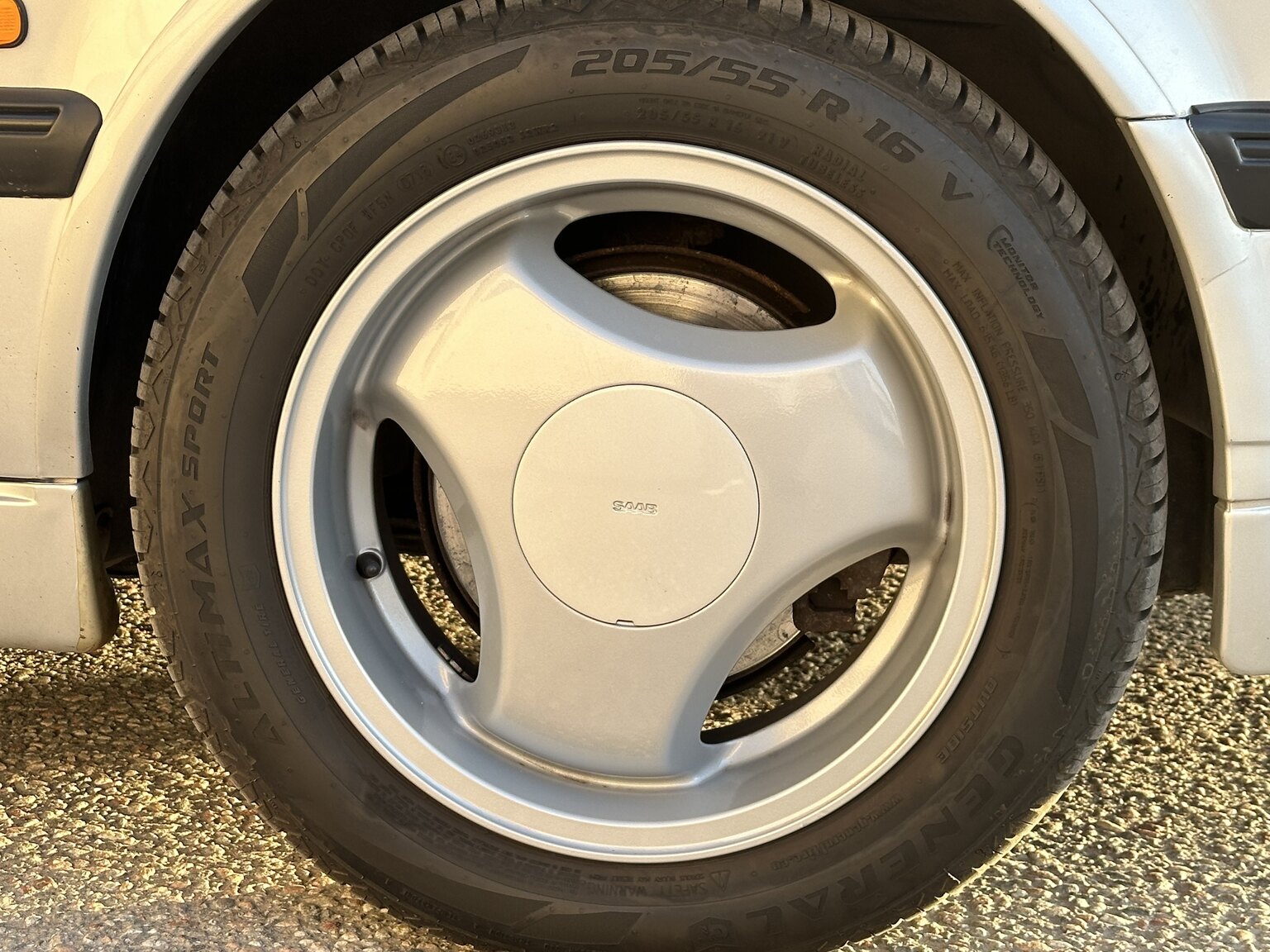 Exterior image of 1996 SAAB 9000 CS Aero 2.3T