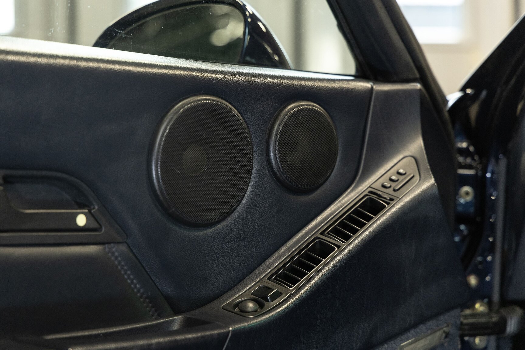 Interior image of 1993 Porsche 928 GTS