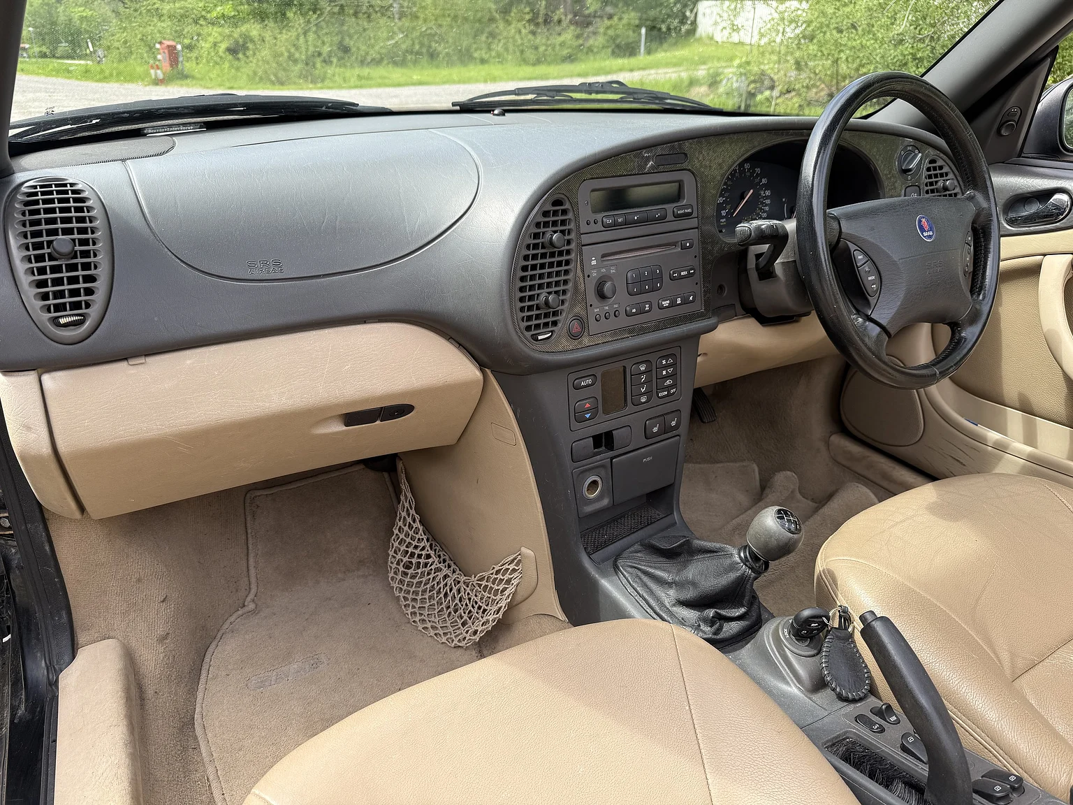 Interior image of 2002 Saab 9-3 2.0T SE Convertible – NO RESERVE (16)