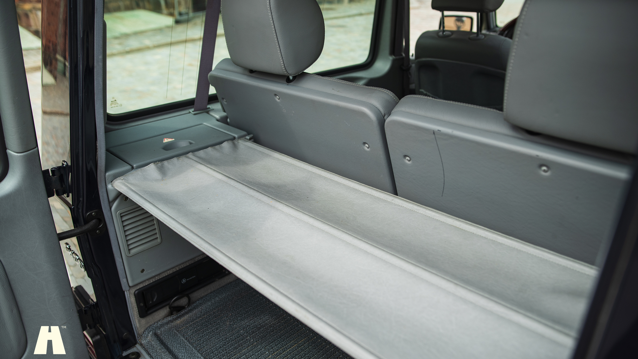 Interiörbild 2004 Mercedes-Benz G400 (KORT)