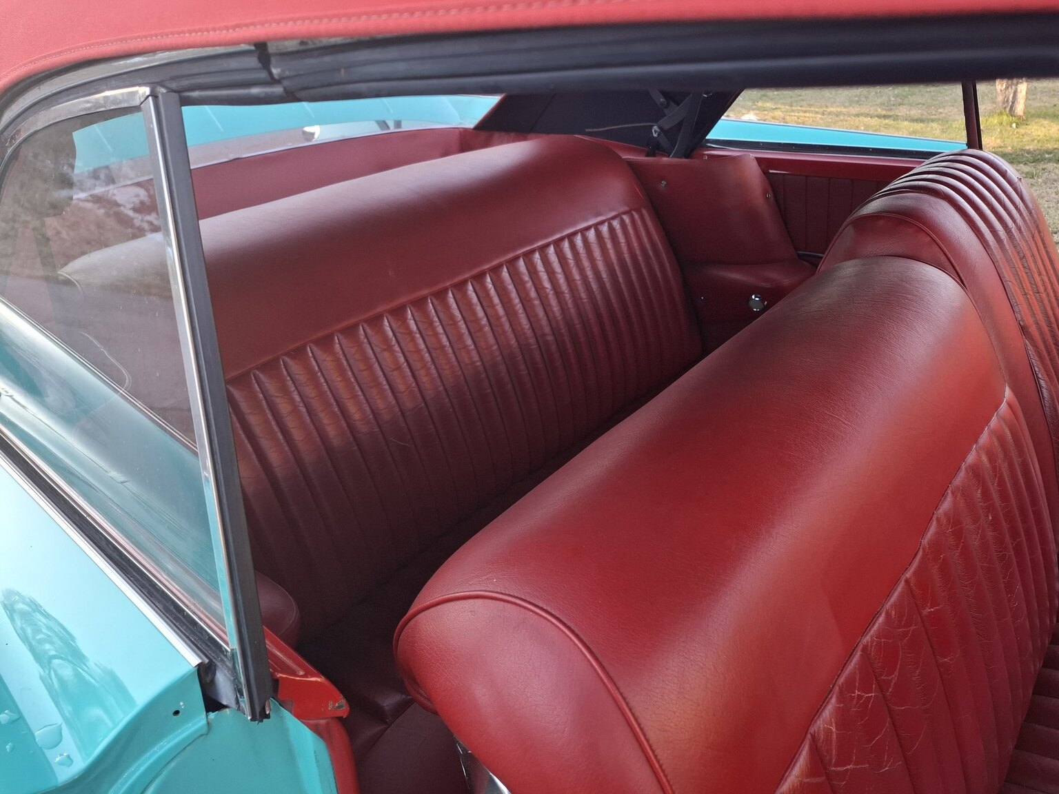 Interior image of 1961 Chrysler Newport Cabriolet