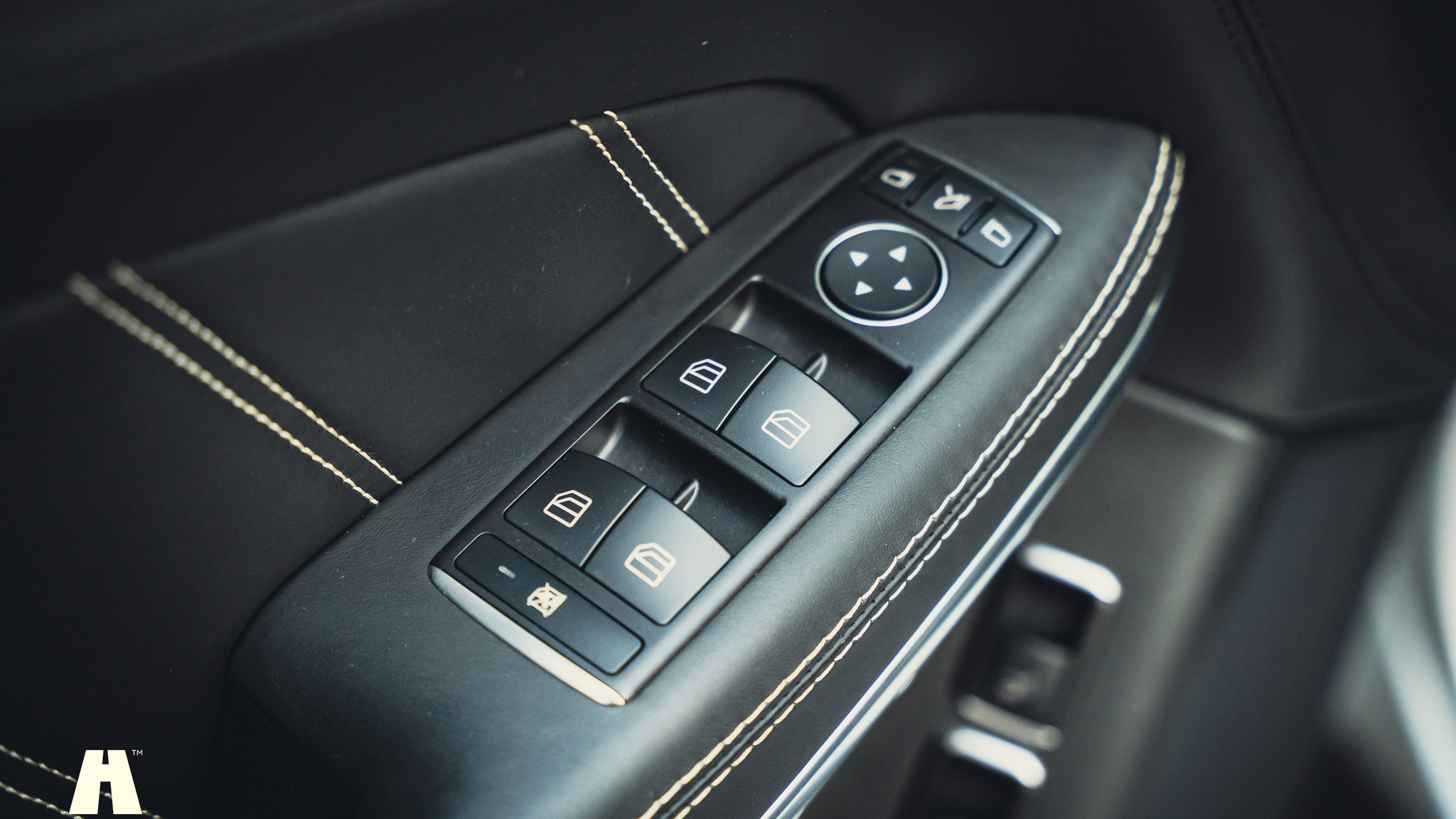 Innenraumfoto von 2017 Mercedes-Benz GLS 63 AMG (61)