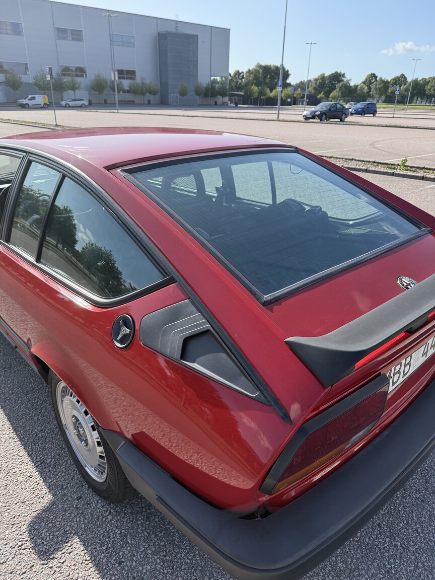 Exterior image of 1986 Alfa Romeo Alfetta GTV 2.0