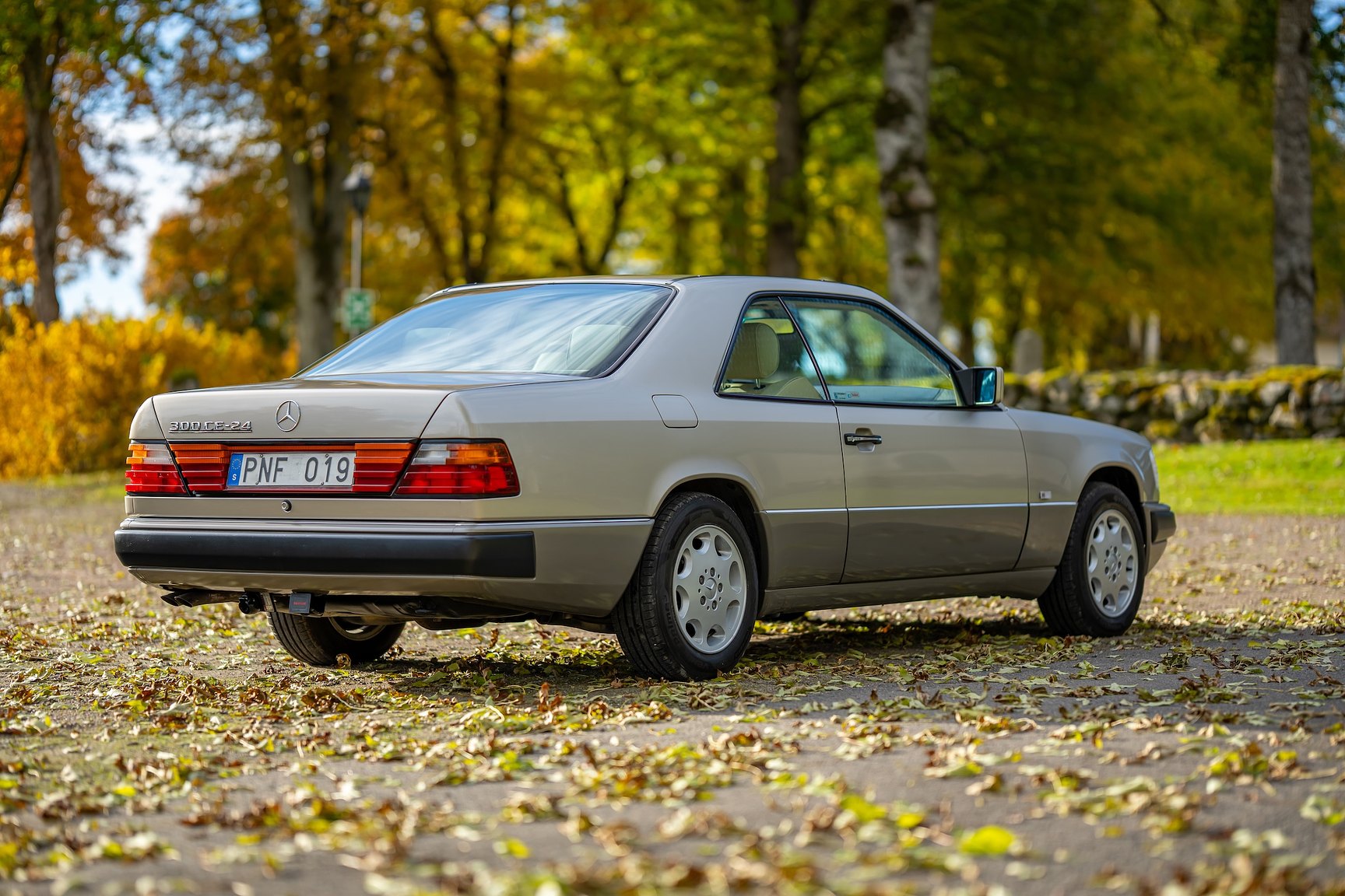 Exteriörbild på 1992 Mercedes-Benz 300 CE-24