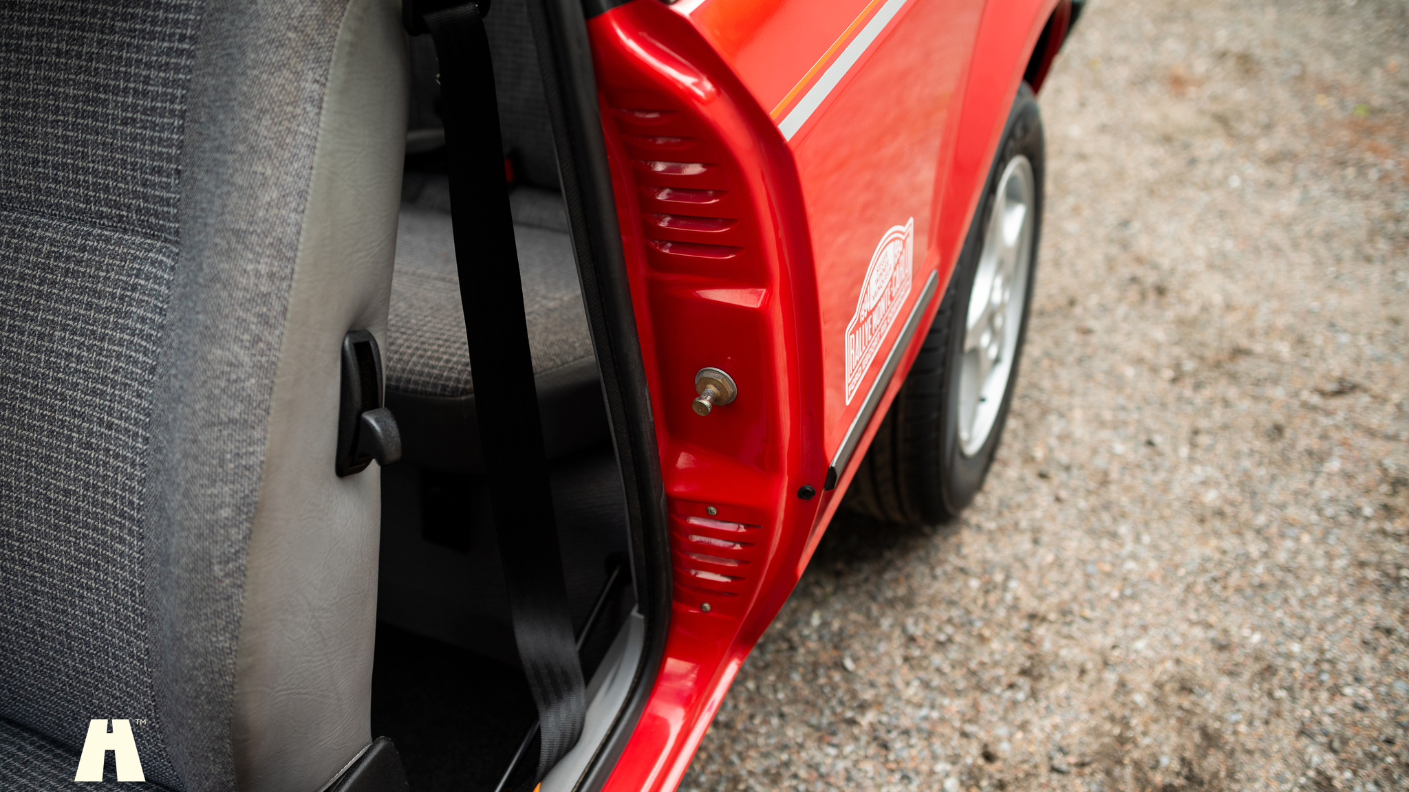 Interior image of 1986 Ford Escort 1.6 Hatchback 3-door  (10)