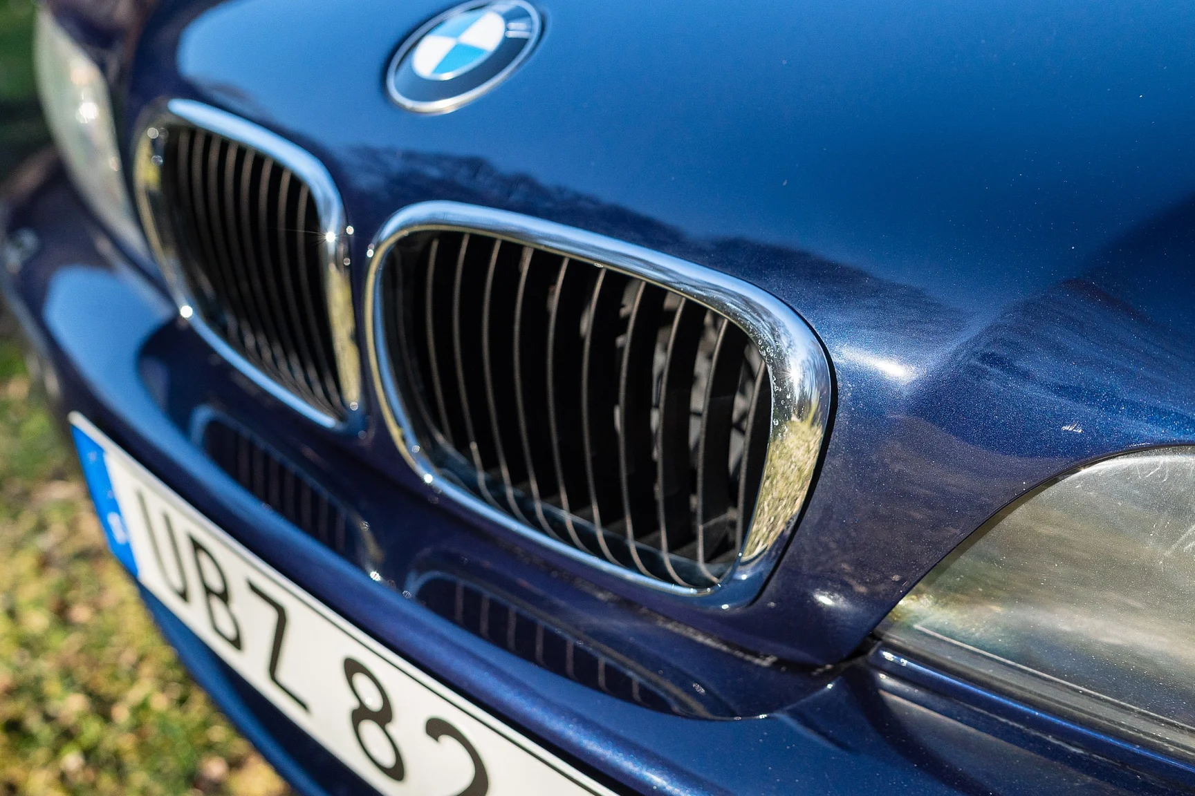 Exterior image of 1996 BMW 540iA (63)