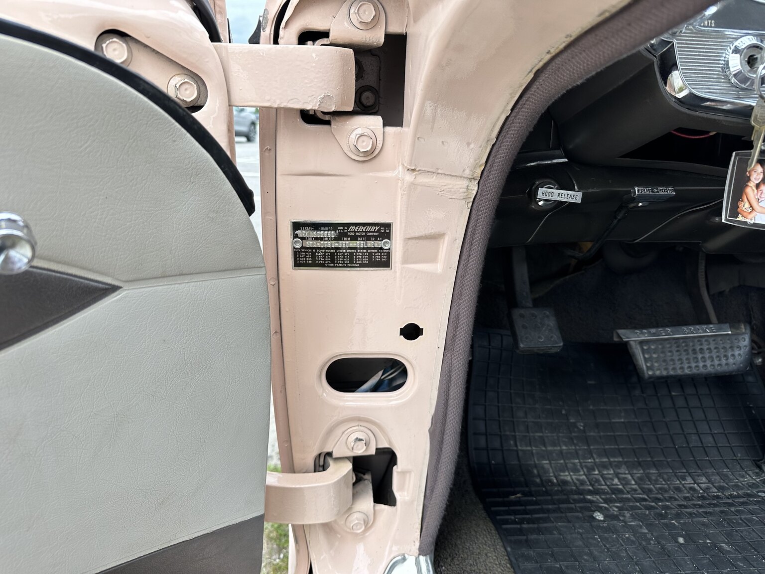 Interior image of 1959 Mercury Monterey 4-door Hardtop Cruiser