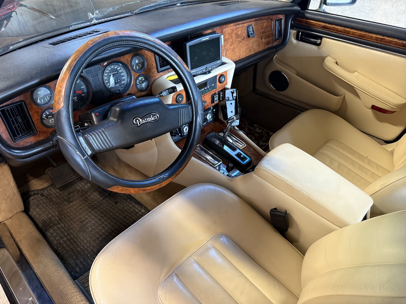 1990 Jaguar Daimler Double six XEF924 - Interior