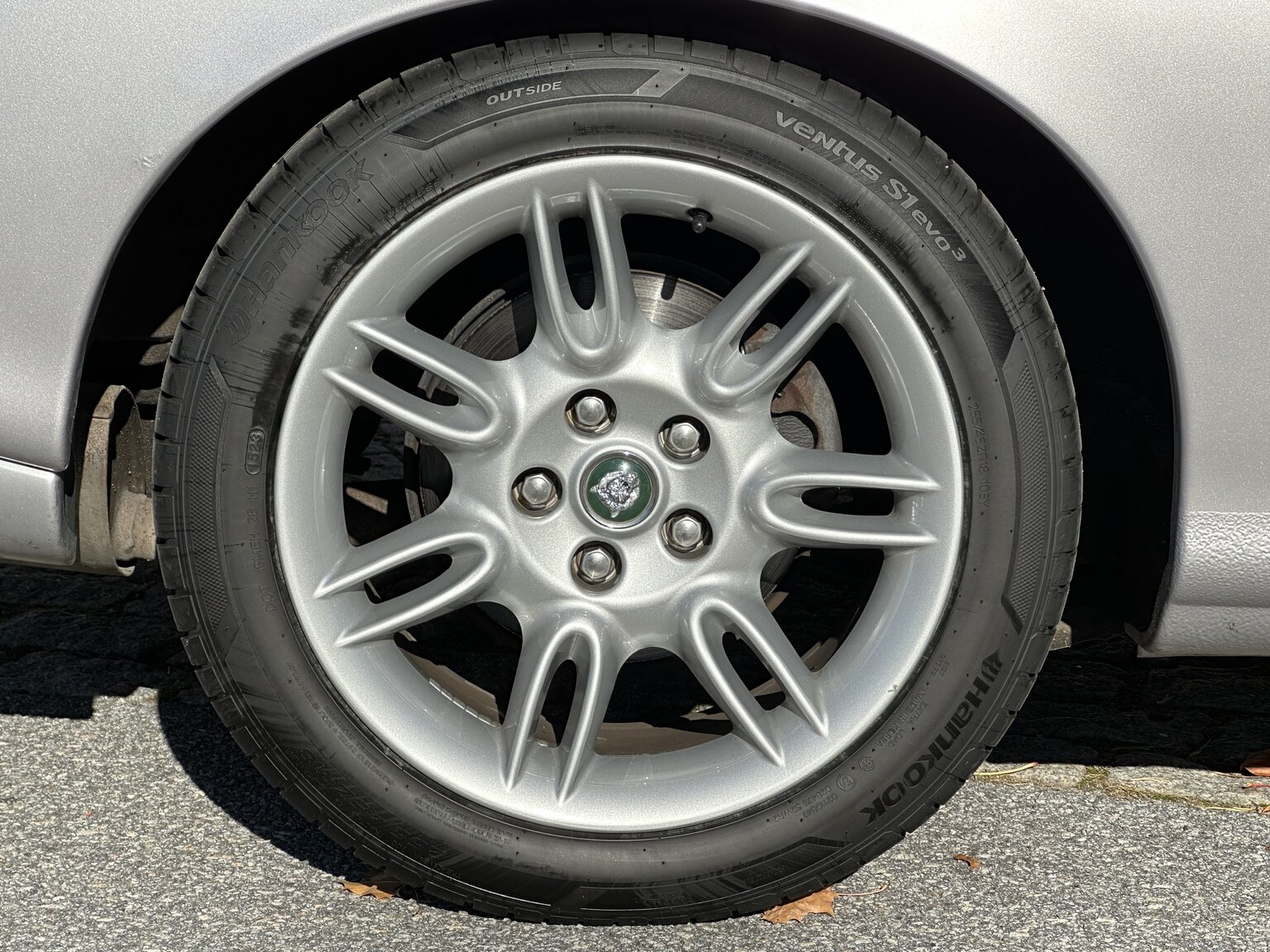 Exterior image of 2000 Jaguar XK 8