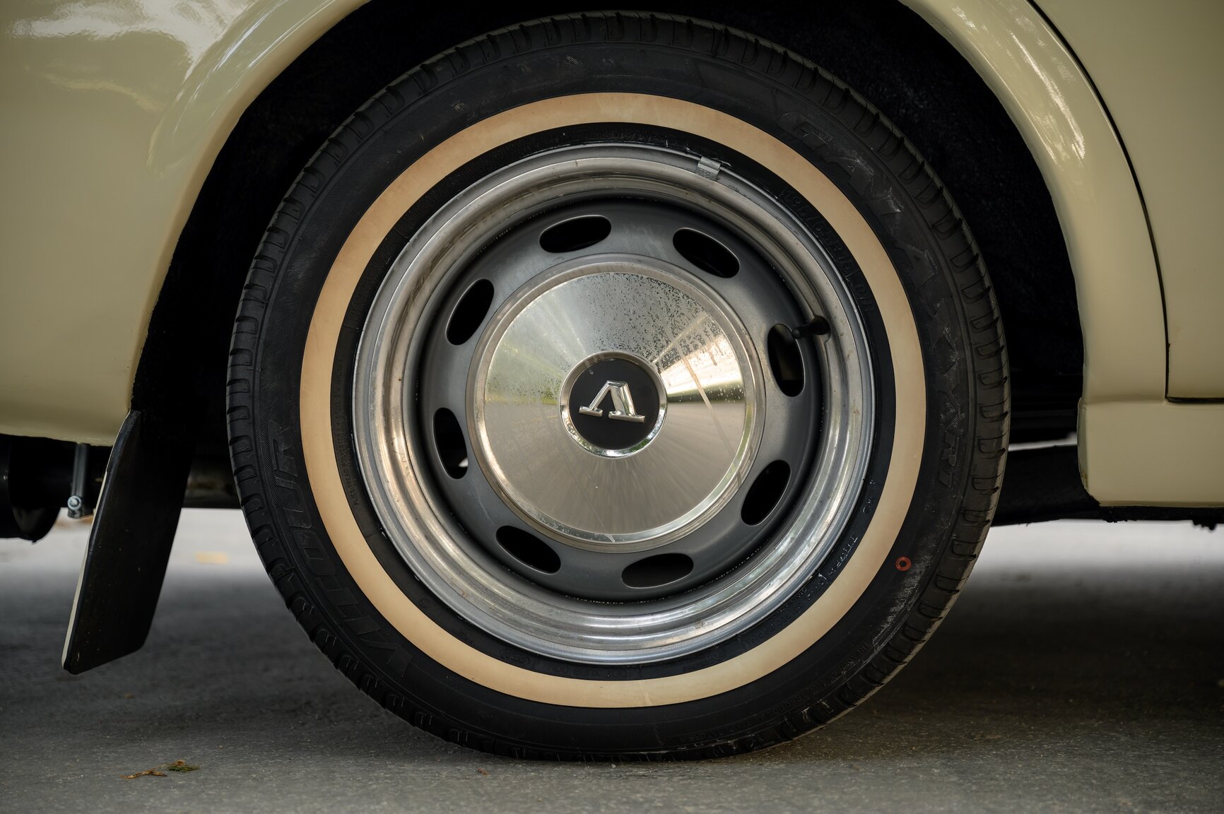 Exterior image of 1968 Amazon Herrgårdsvagn