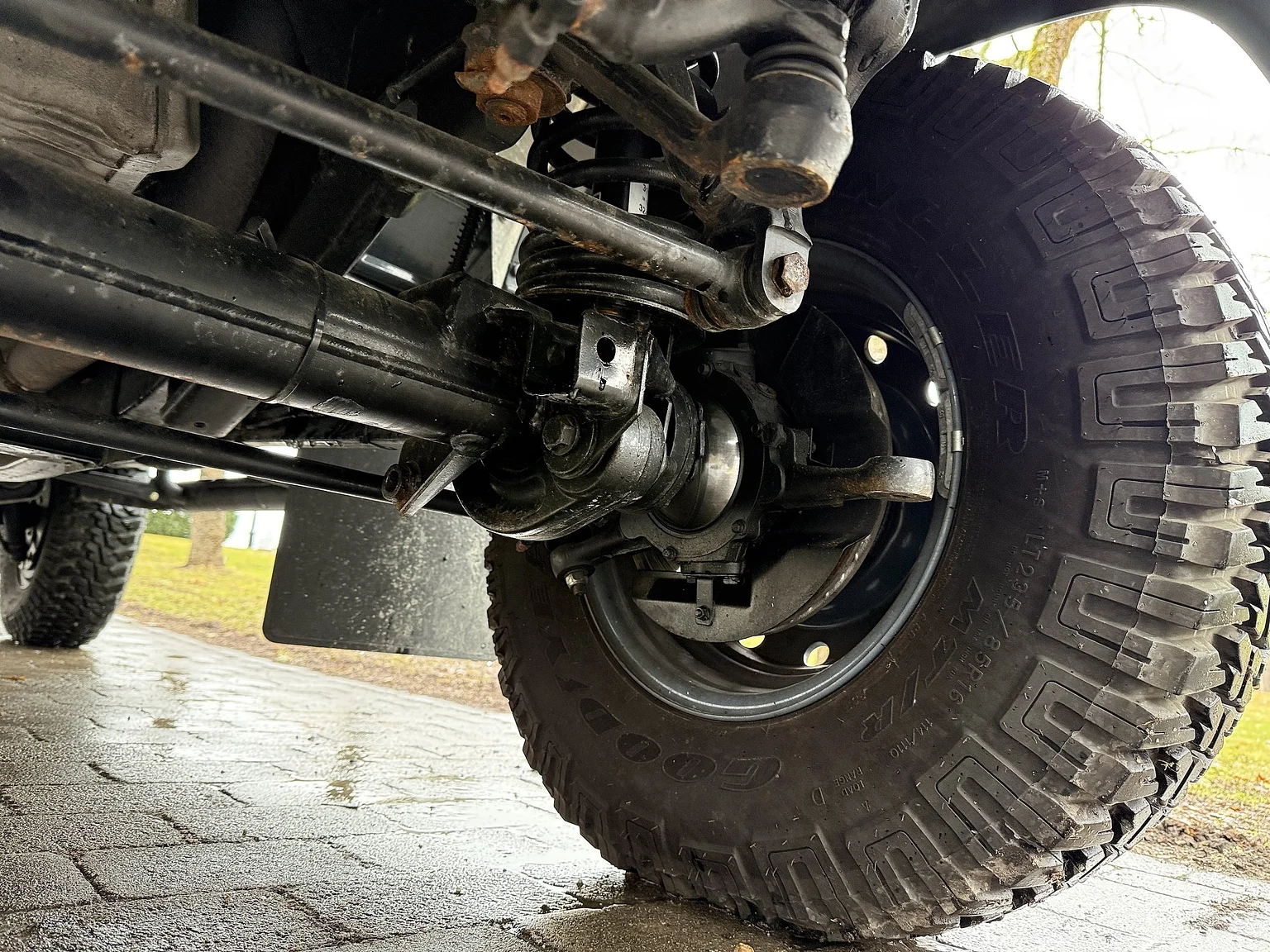 Image of 2000 Land Rover Defender 110 C (14) mechanics