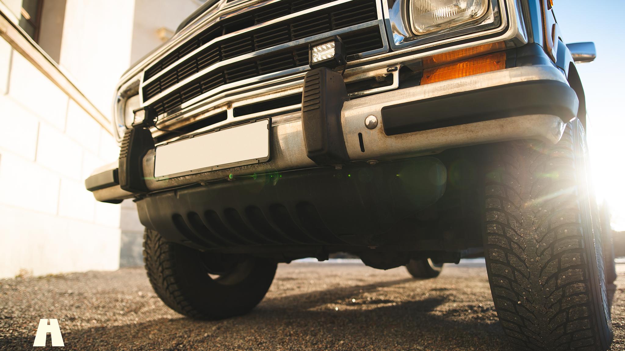 Aussenfoto 2015 Woodland Restomod Grand Wagoneer #002 Euro 6