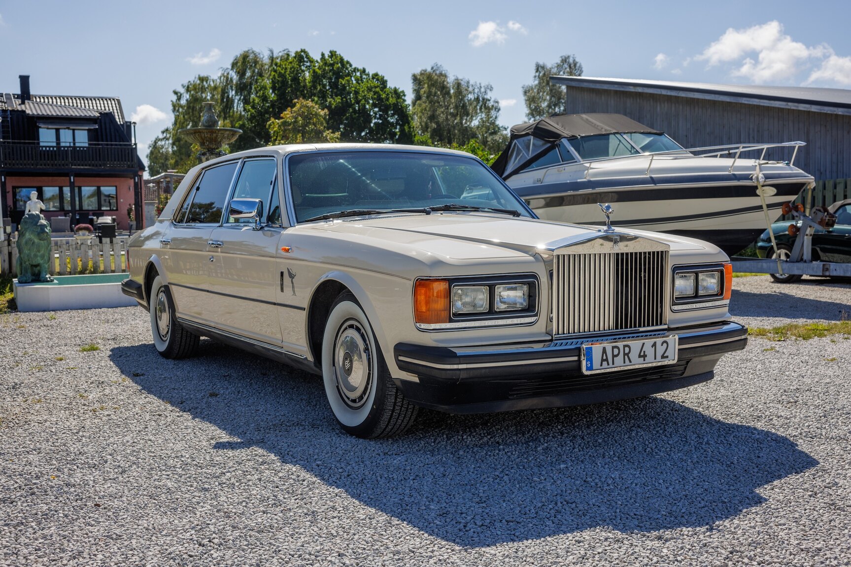 Exterior image of 1991 Rolls Royce Silver Spur LWB