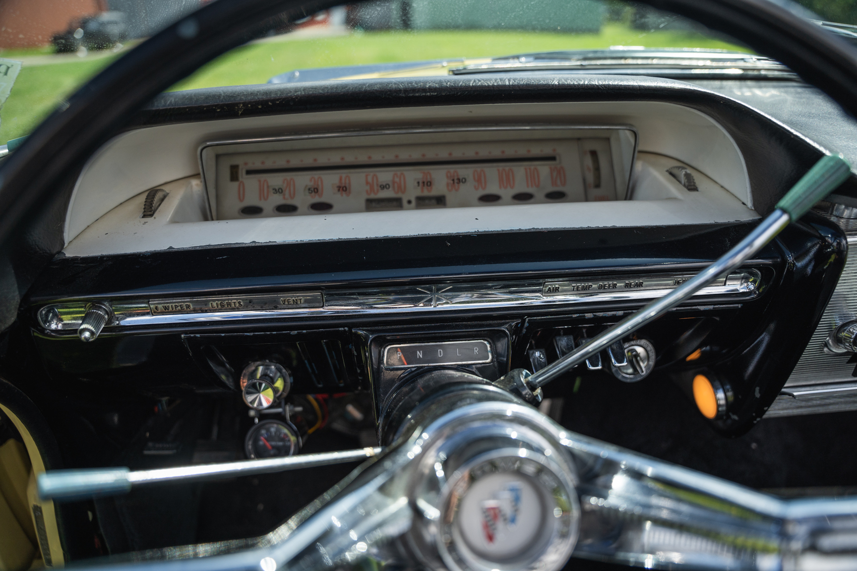Innenraumfoto von 1961 Buick Electra 225 cab