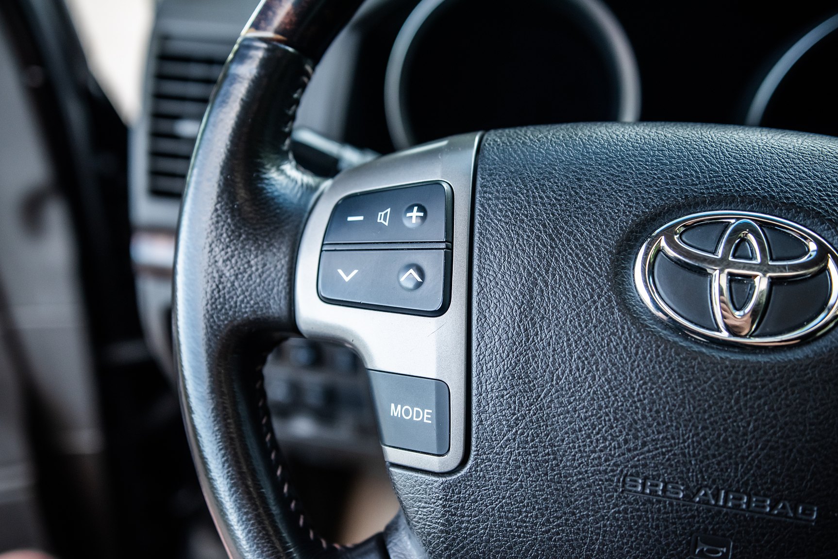 Interior image of 2008 Toyota Land Cruiser 4.5 4WD V8