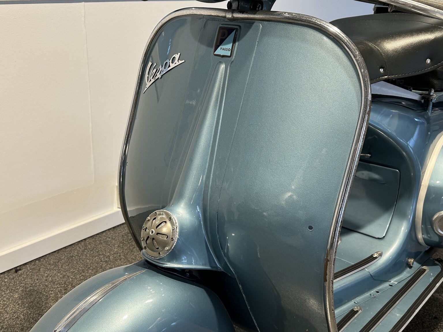 Exteriörbild på 1959 Vespa Piaggio 150cc Widebody