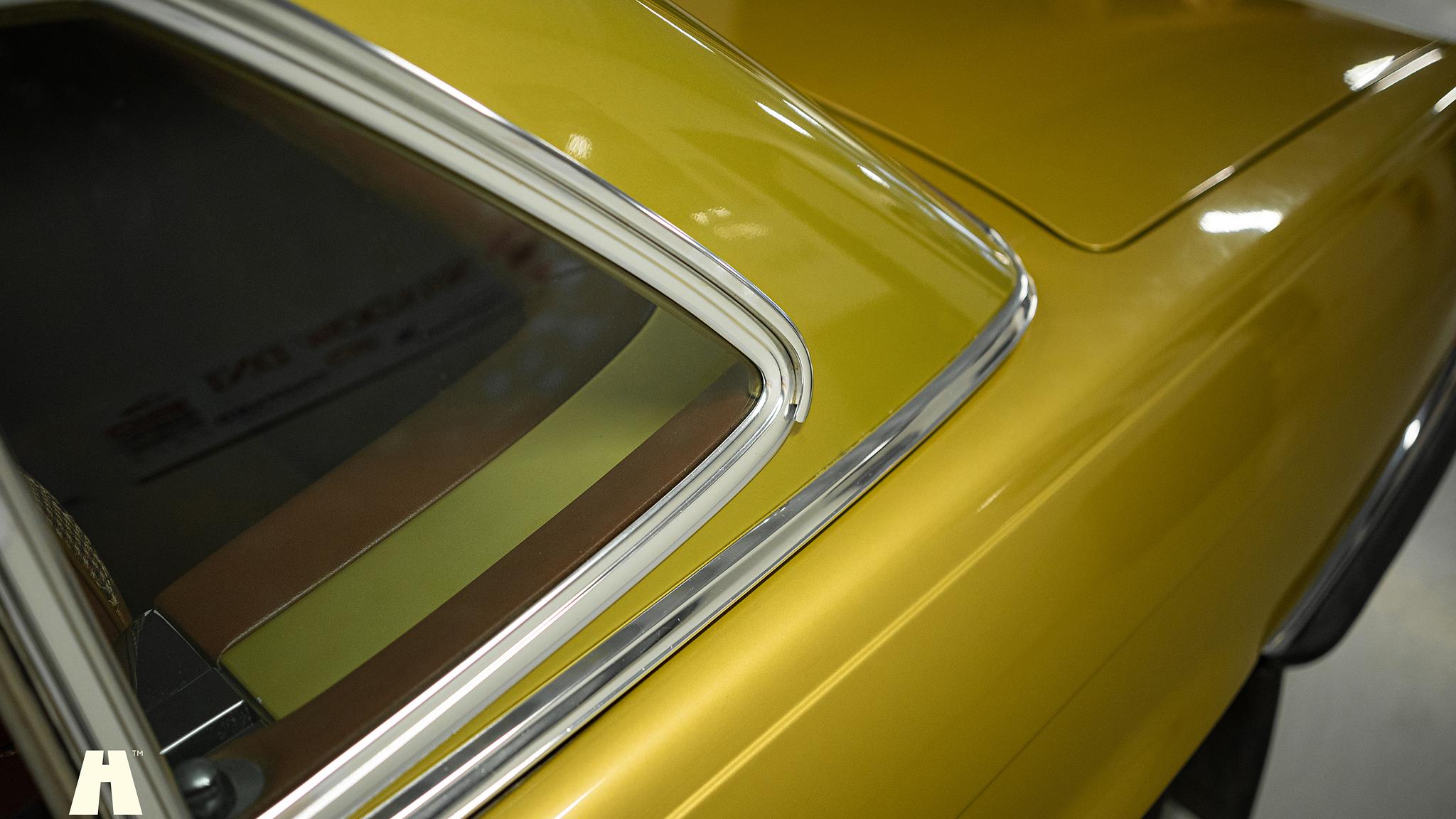 Exterior image of 1975 Mercedes SL 350