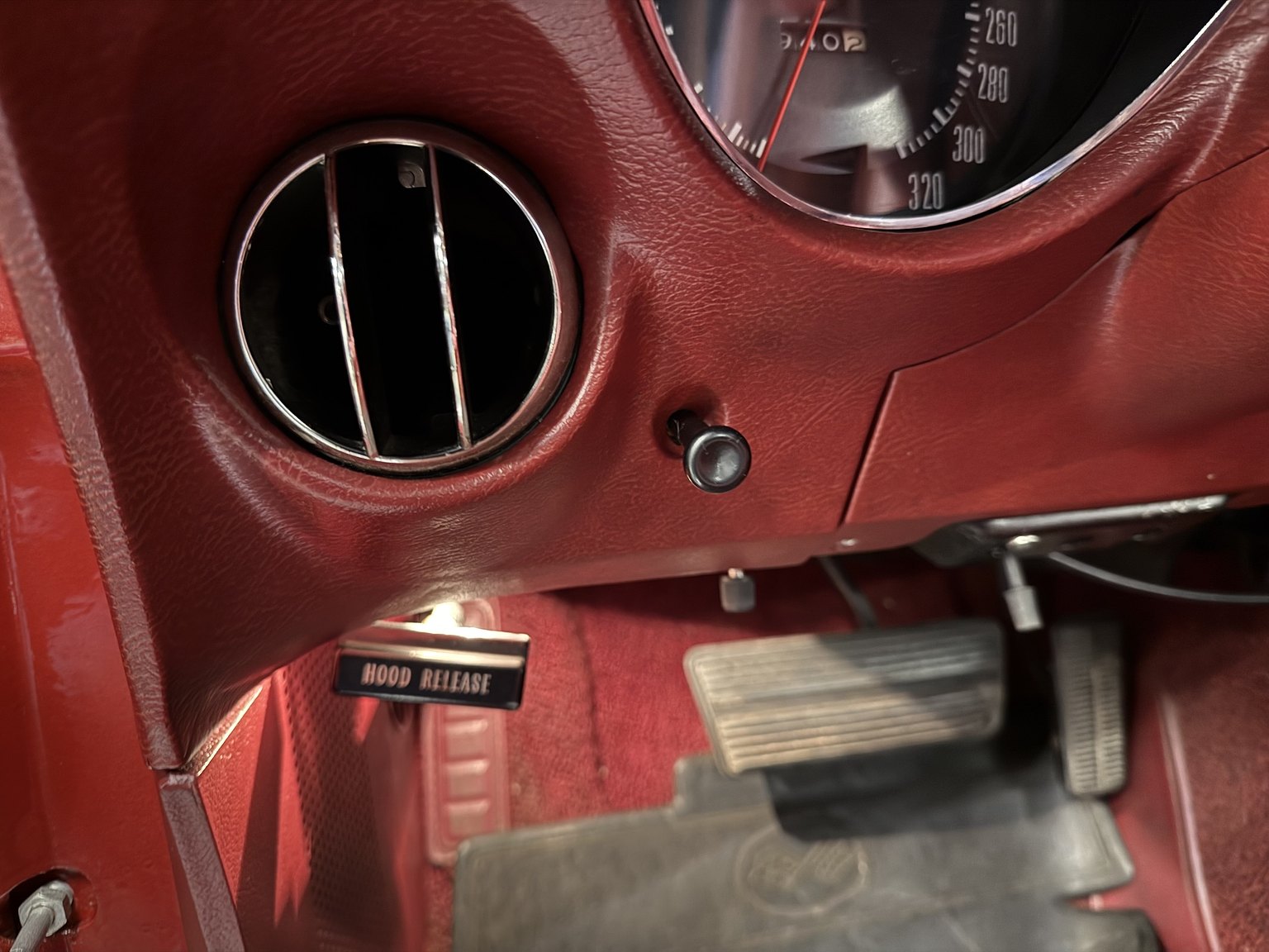 Innenraumfoto von 1974 Chevrolet Corvette Stingray