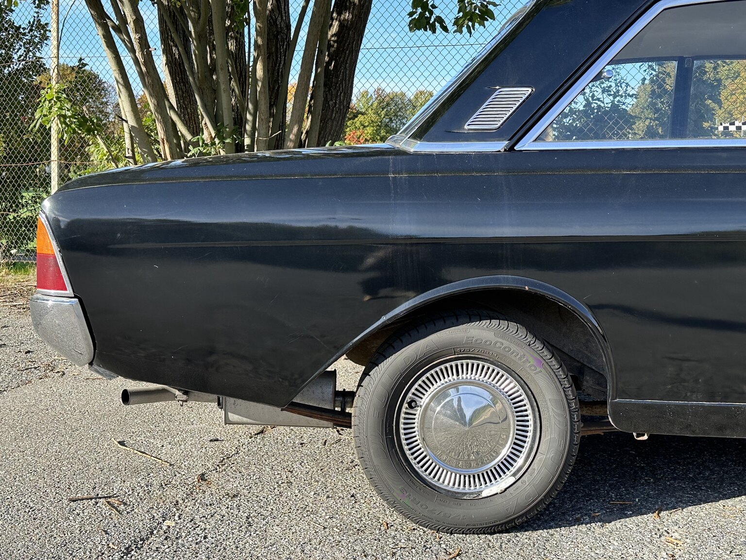 Exterior image of 1965 Ford Taunus 17M (59)