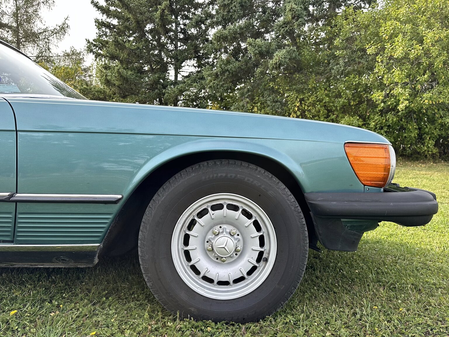 Exteriörbild på 1985 Mercedes-Benz 380 SL