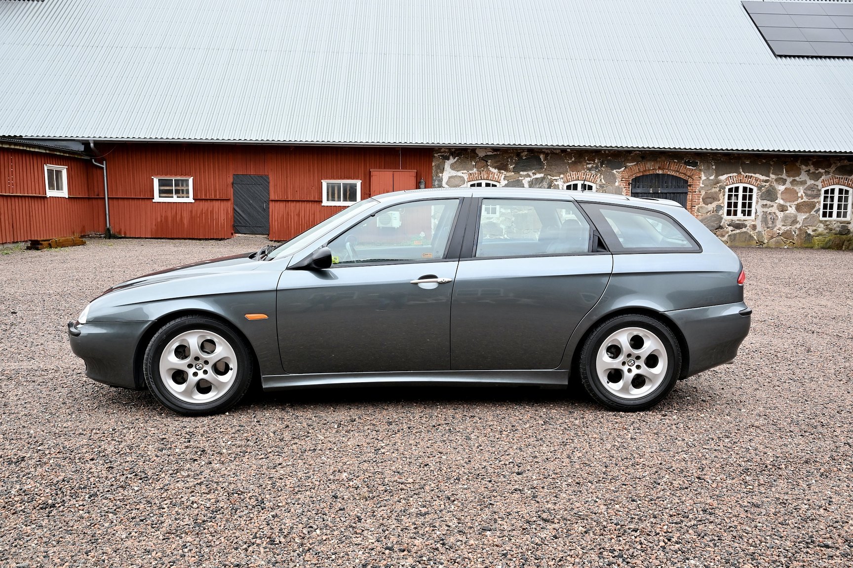 Exteriörbild på 2000 Alfa Romeo 156 Sportwagon TS Selespeed Distinctive