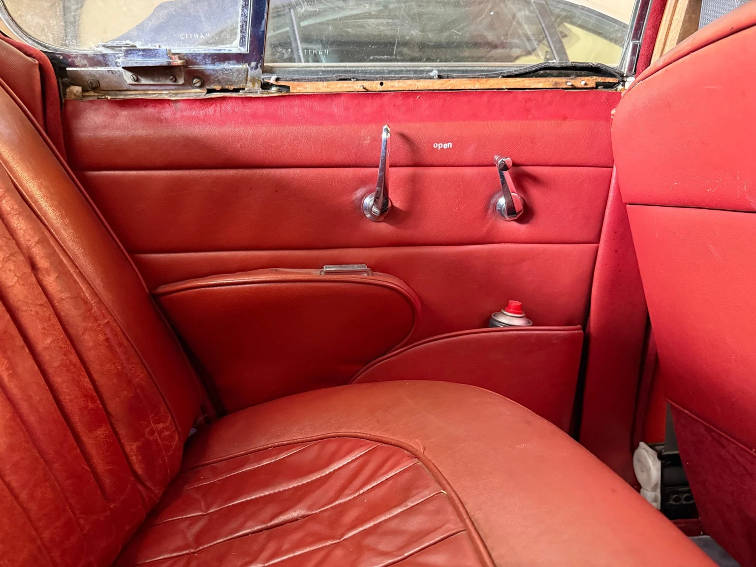 Interior image of 1961 Jaguar Mark 2 (29)