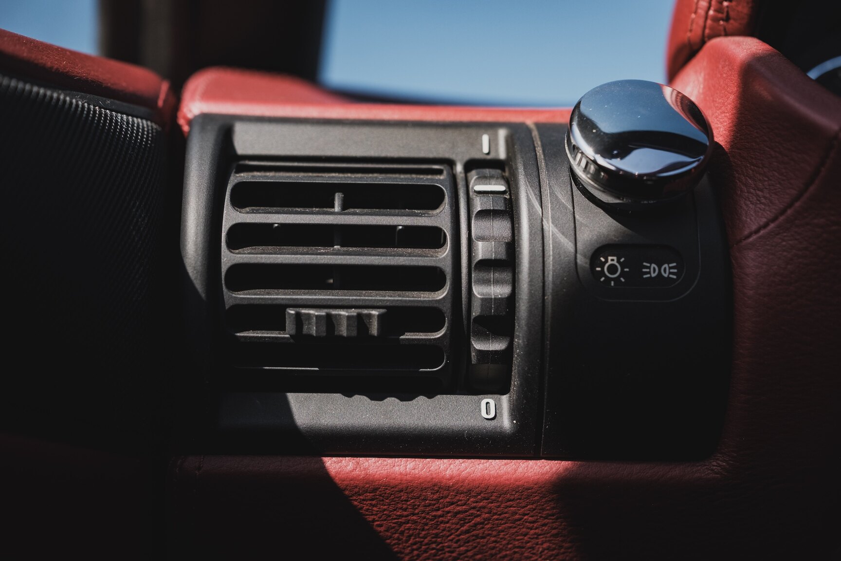 Interior image of 1999 BMW Z3 2.8i Roadster