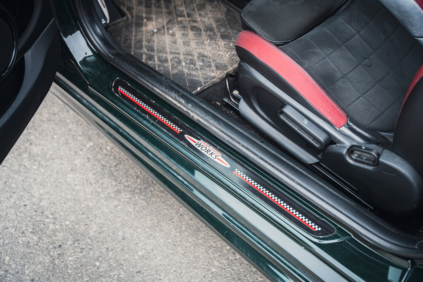 Interior image of 2017 Mini Cooper JCW (9)