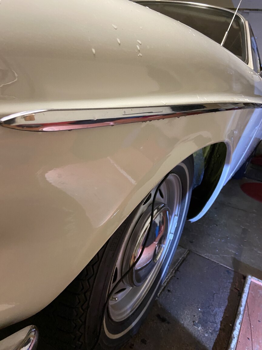 Exterior image of 1968 Volvo P1800 S