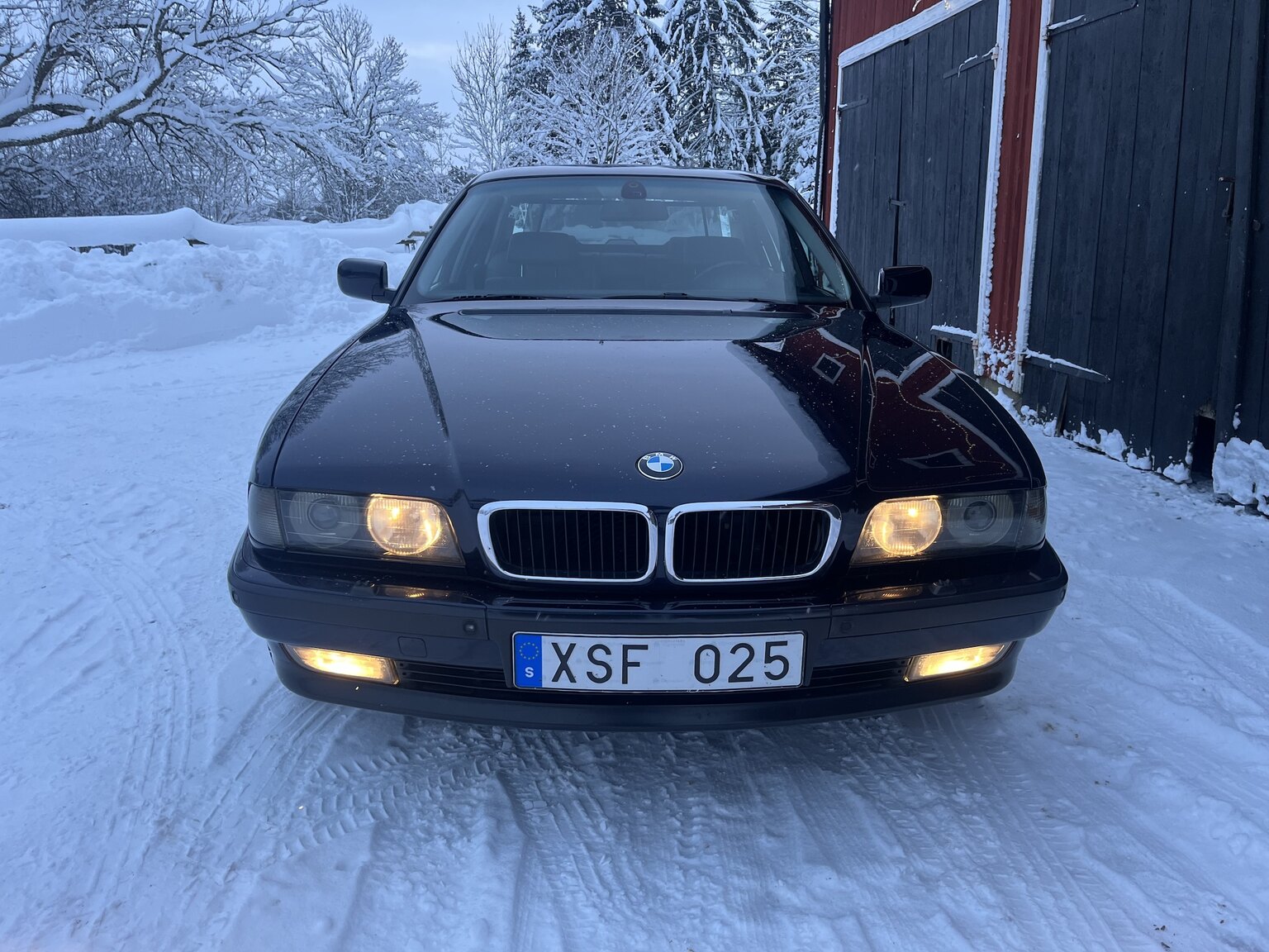 Exteriörbild på 1996 BMW 750IA
